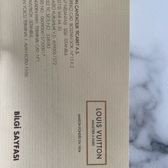 Louis V Men’s cross body ‘Avenue Slingbag’ - Picture 4 of 5